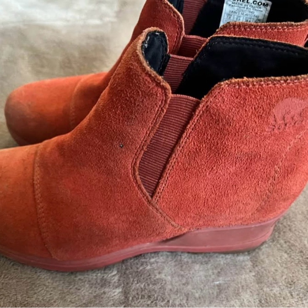 Sorel Women's Vibrant Red Suede Booties